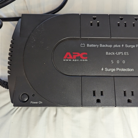 APC Back-UPS ES BE350U APC Back-UPS ES 550VA Battery Backup - Picture 5 of 9